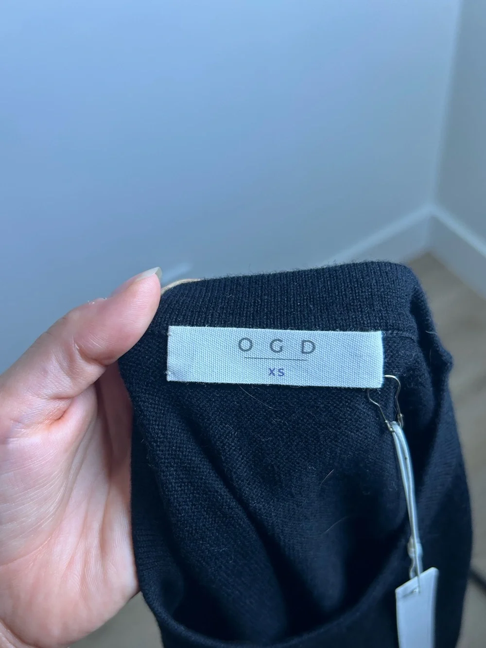 NWT One Grey Day 100% Merino Wool Fine Knit Black Crew Neck Pullover Sweater